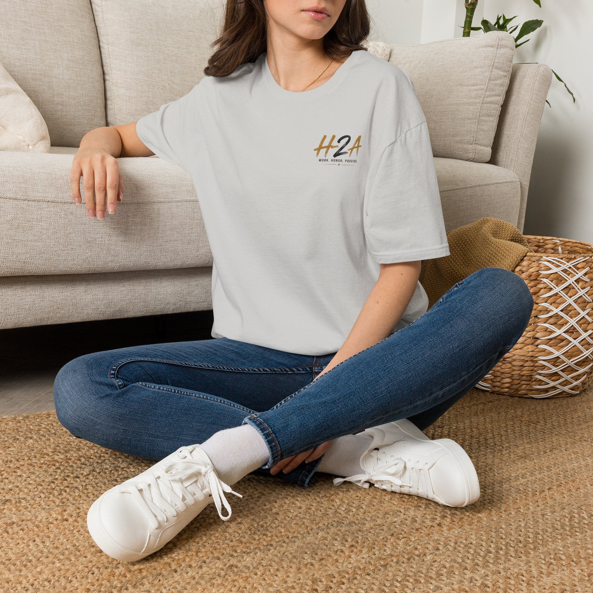 Softstyle T-shirt in light gray-blue, front H2A logo, short sleeves